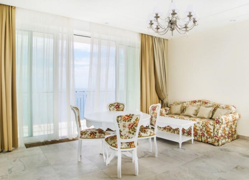 Стулья "Монако" для отеля Palmira Palace в Ялте